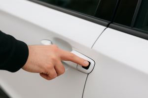 L'avenir des clés de voiture : de la carte à puce à l'accès biométrique 